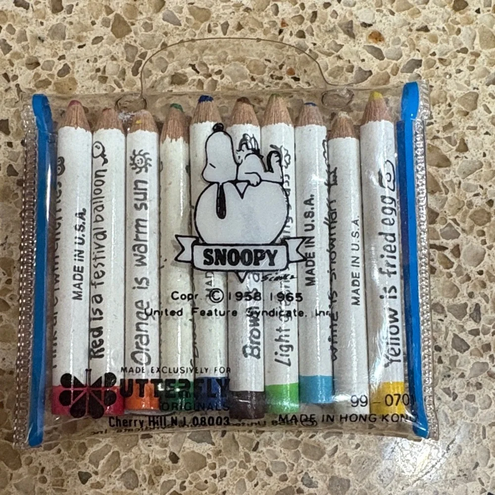 Vintage(1958) Snoopy Mini Pencil Case with Colored Pencils
